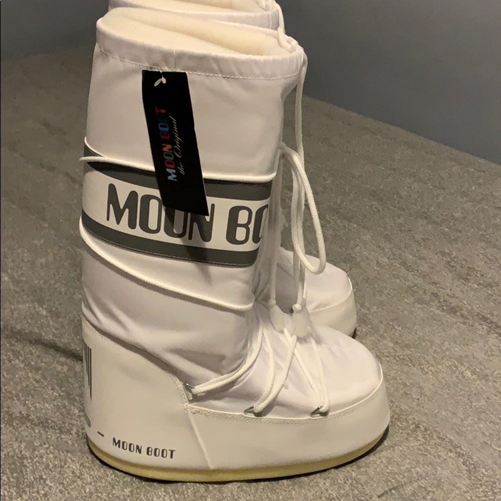 MOON BOOTS NWT - Picture 3 of 10
